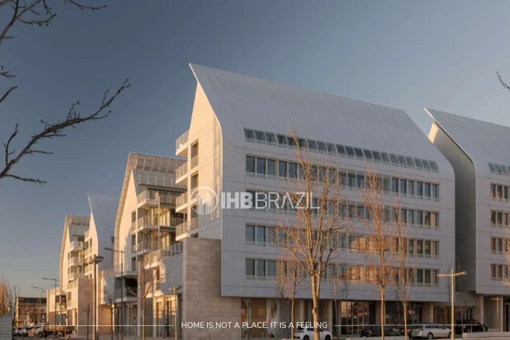 Edifício residencial novo em Lisboa, com varandas e jardim